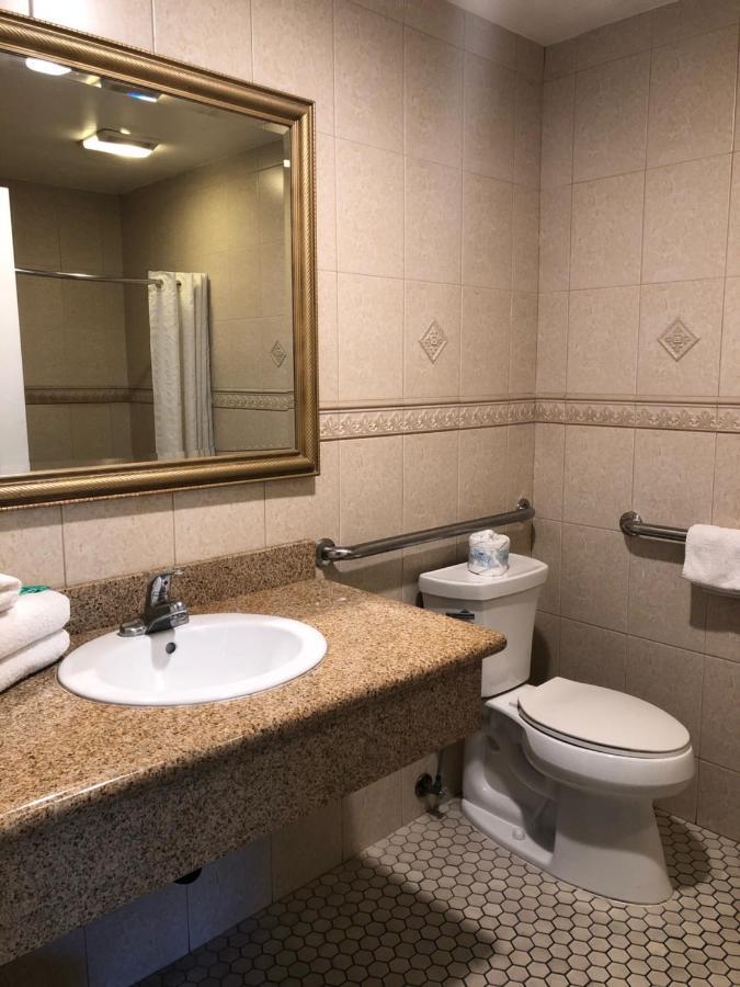 Walnut Inn & Suites ウェストコビーナ エクステリア 写真