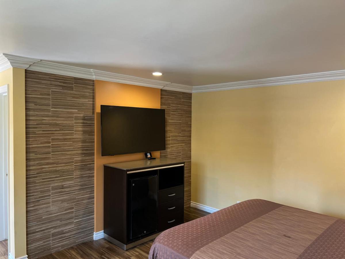 Walnut Inn & Suites ウェストコビーナ エクステリア 写真