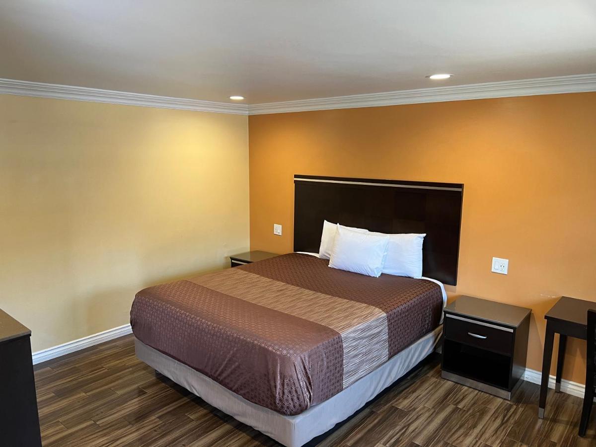 Walnut Inn & Suites ウェストコビーナ エクステリア 写真