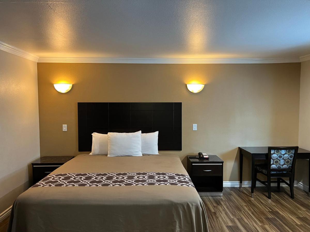 Walnut Inn & Suites ウェストコビーナ エクステリア 写真