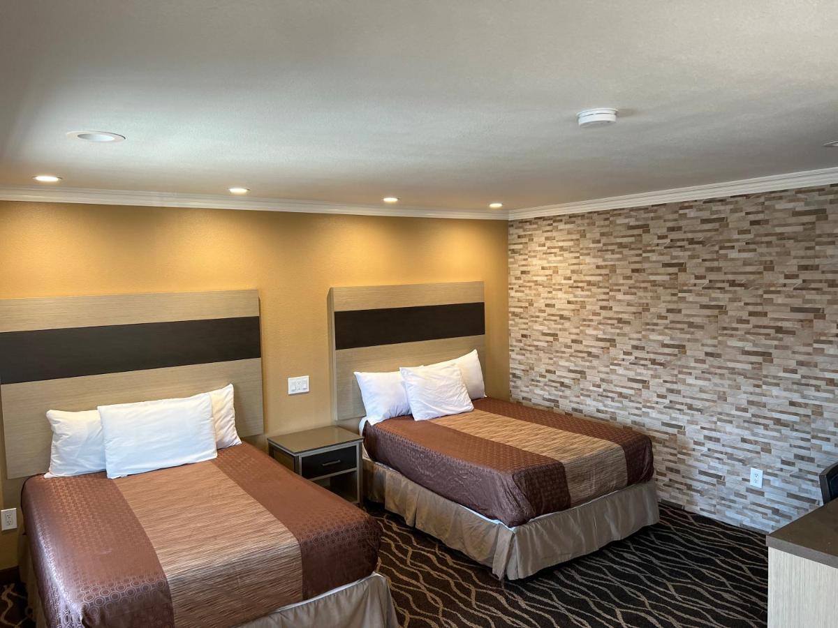 Walnut Inn & Suites ウェストコビーナ エクステリア 写真