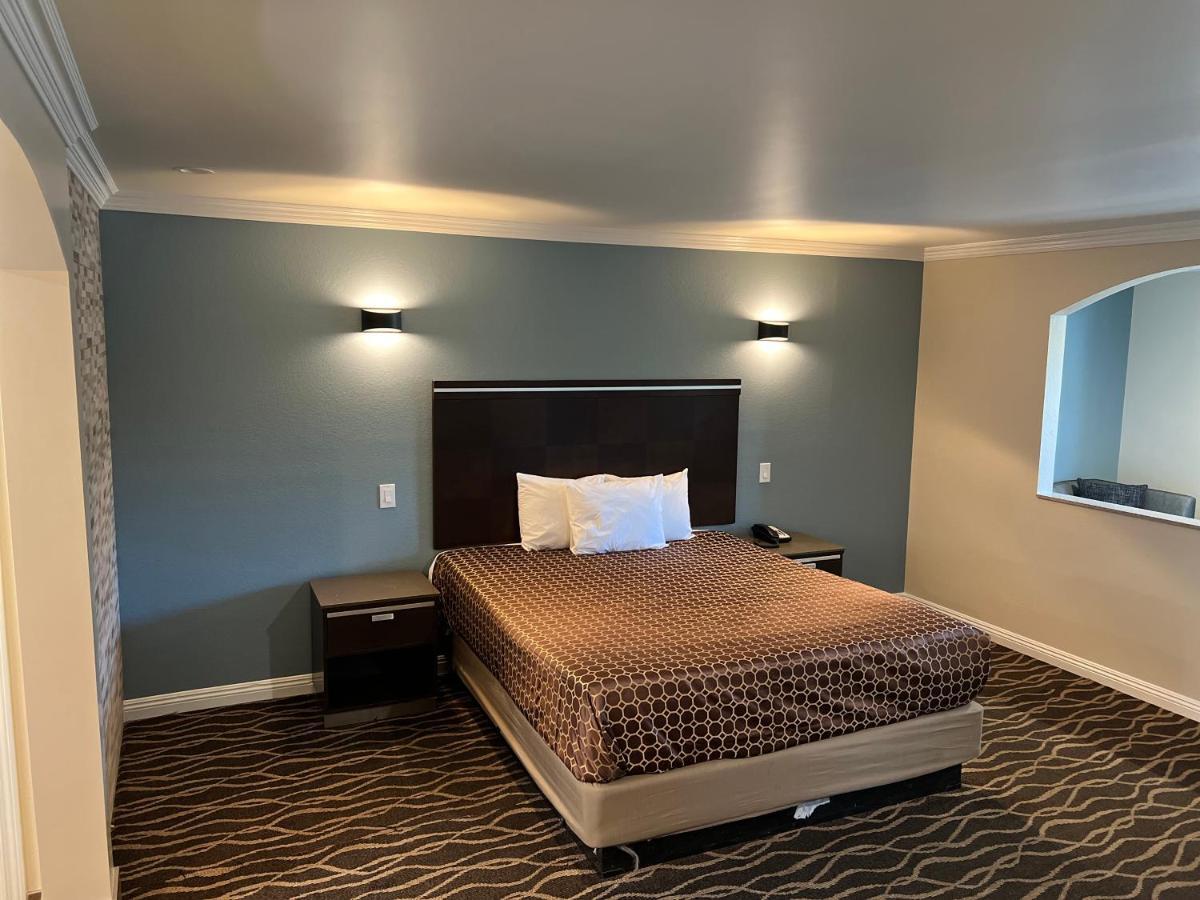 Walnut Inn & Suites ウェストコビーナ エクステリア 写真