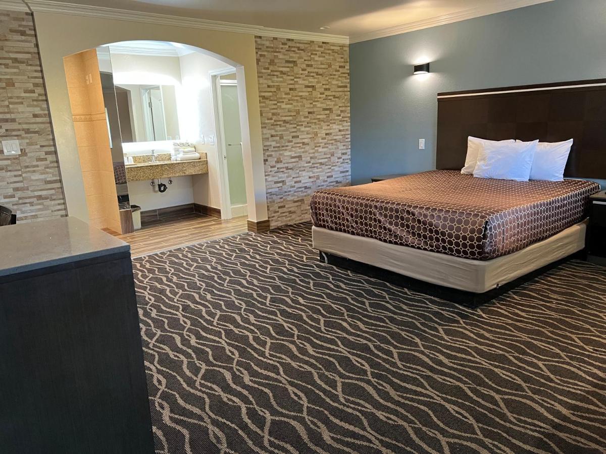 Walnut Inn & Suites ウェストコビーナ エクステリア 写真