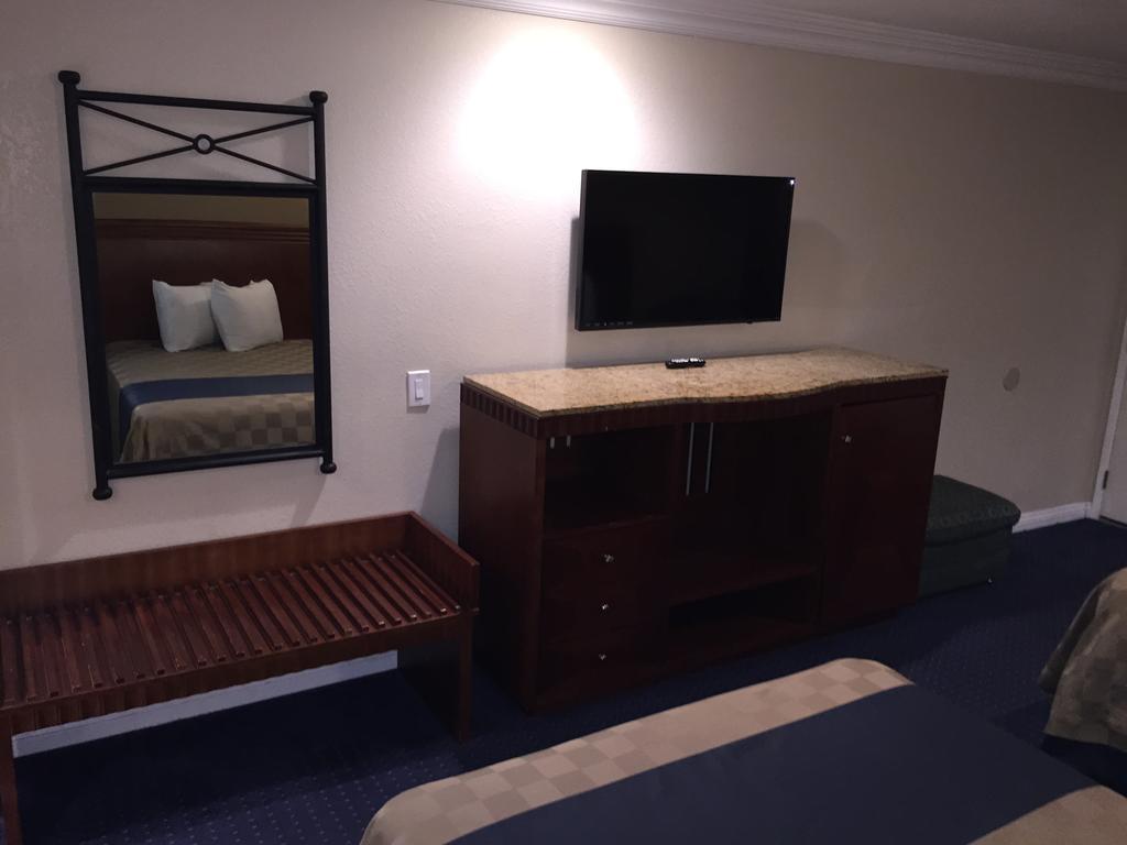 Walnut Inn & Suites ウェストコビーナ エクステリア 写真