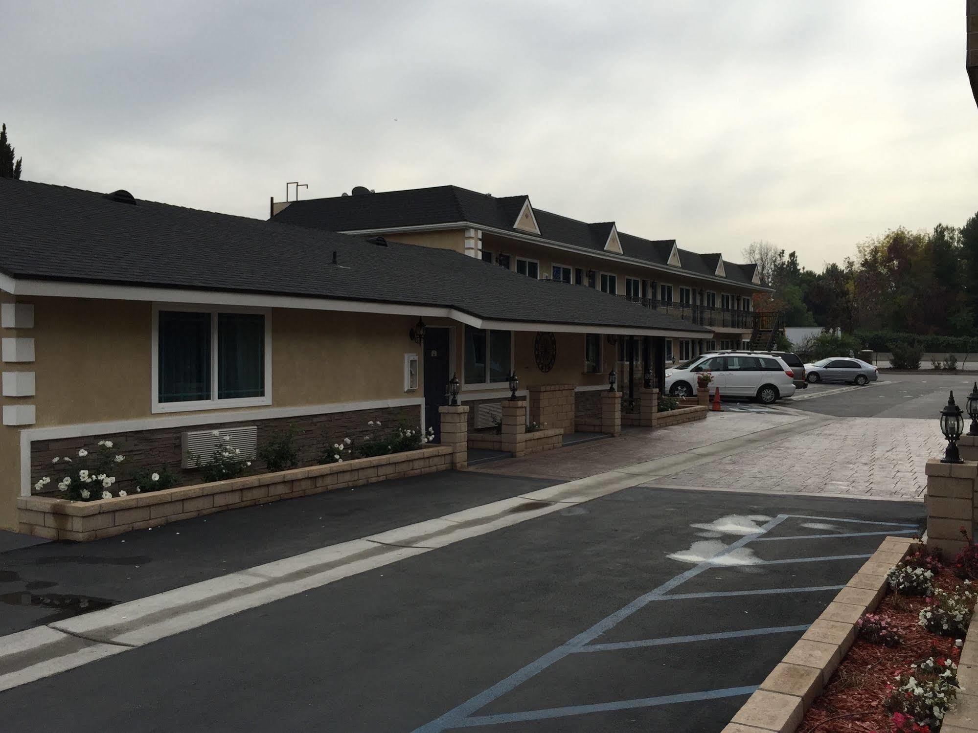 Walnut Inn & Suites ウェストコビーナ エクステリア 写真