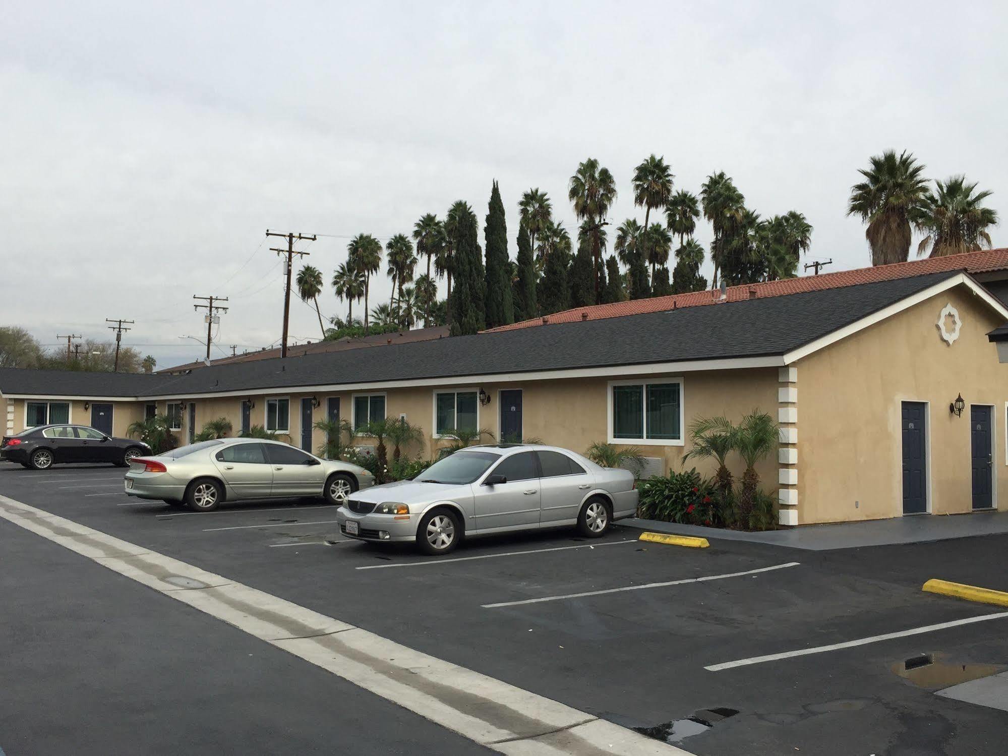Walnut Inn & Suites ウェストコビーナ エクステリア 写真