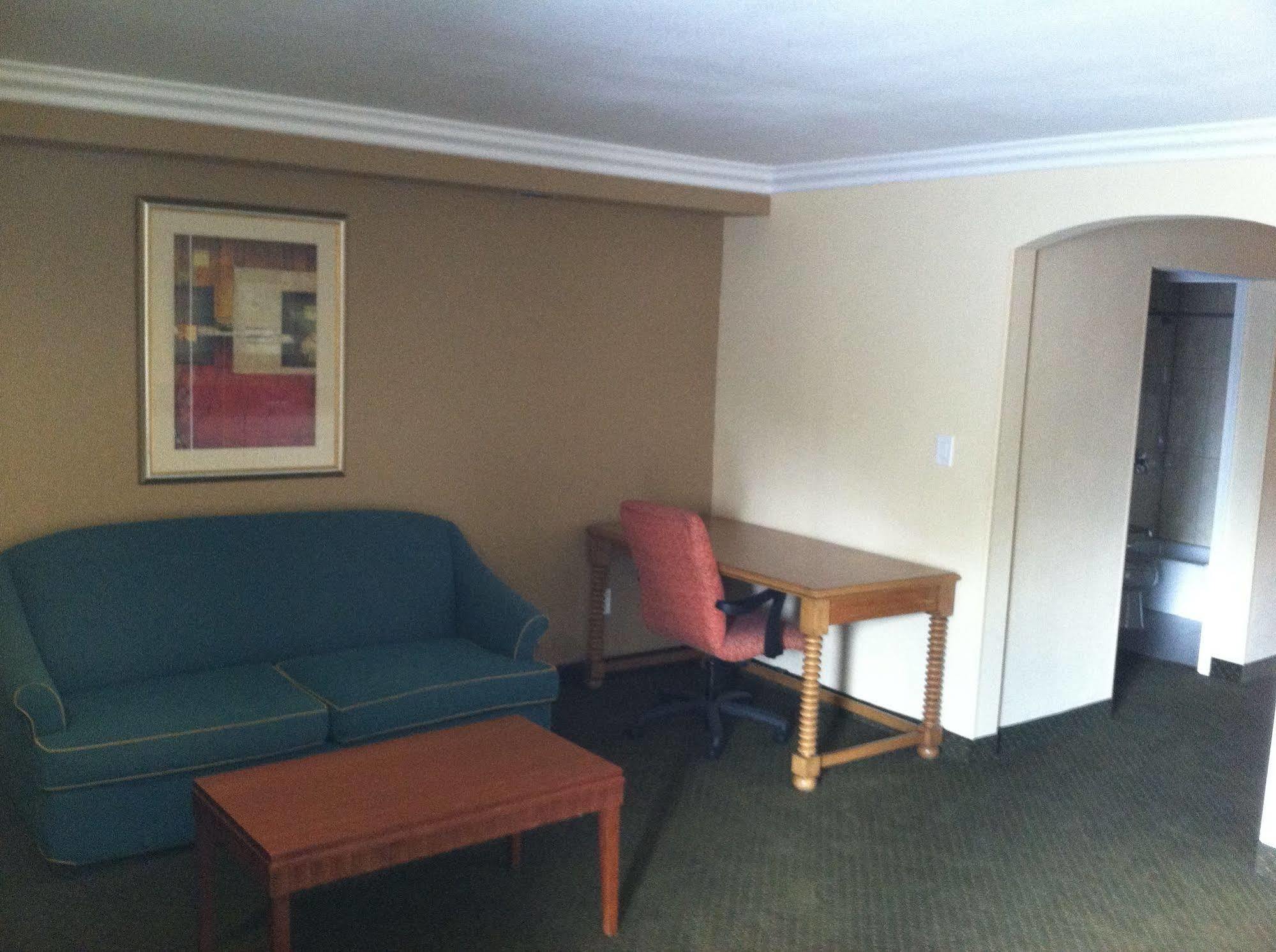 Walnut Inn & Suites ウェストコビーナ エクステリア 写真