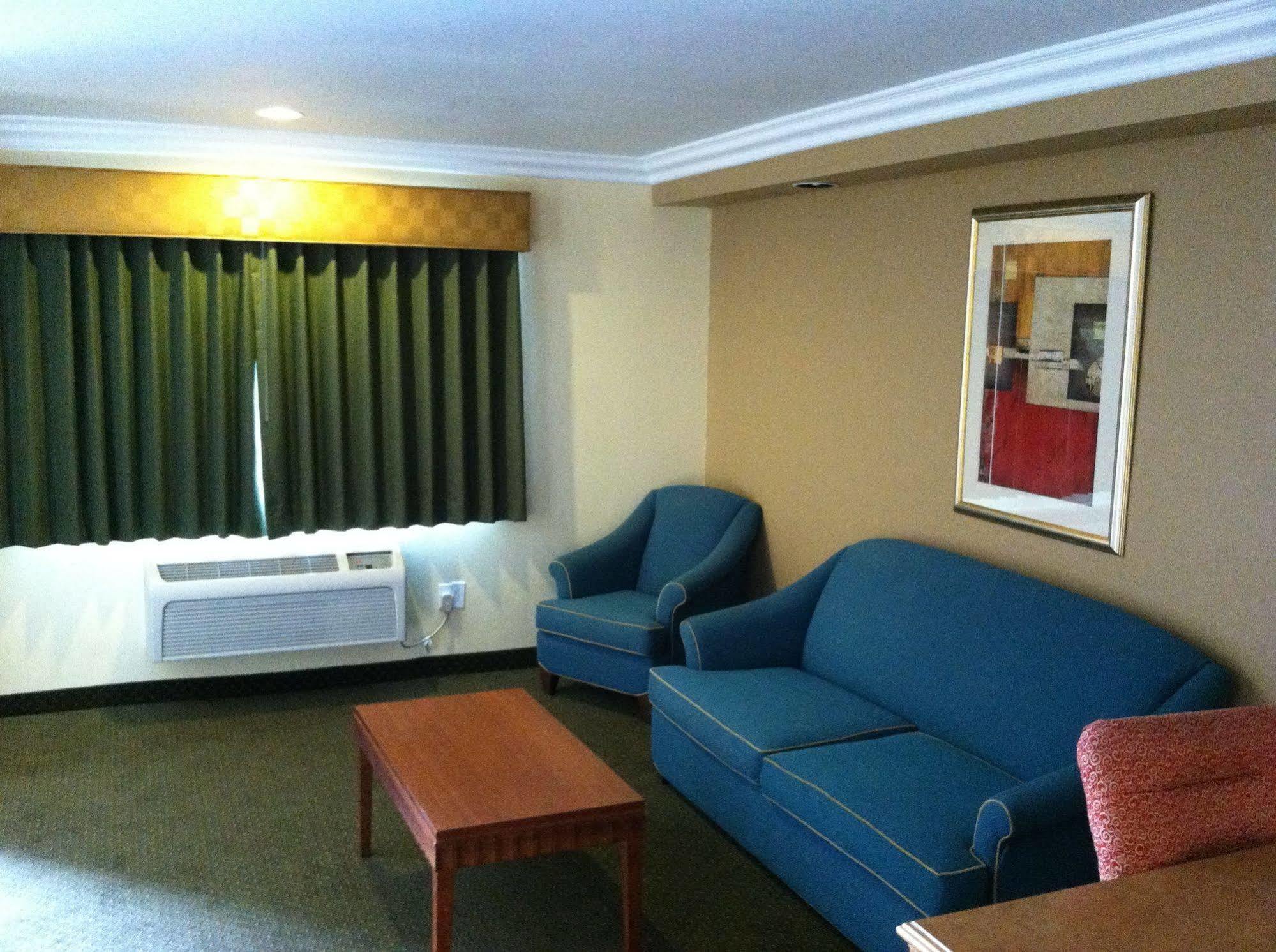 Walnut Inn & Suites ウェストコビーナ エクステリア 写真