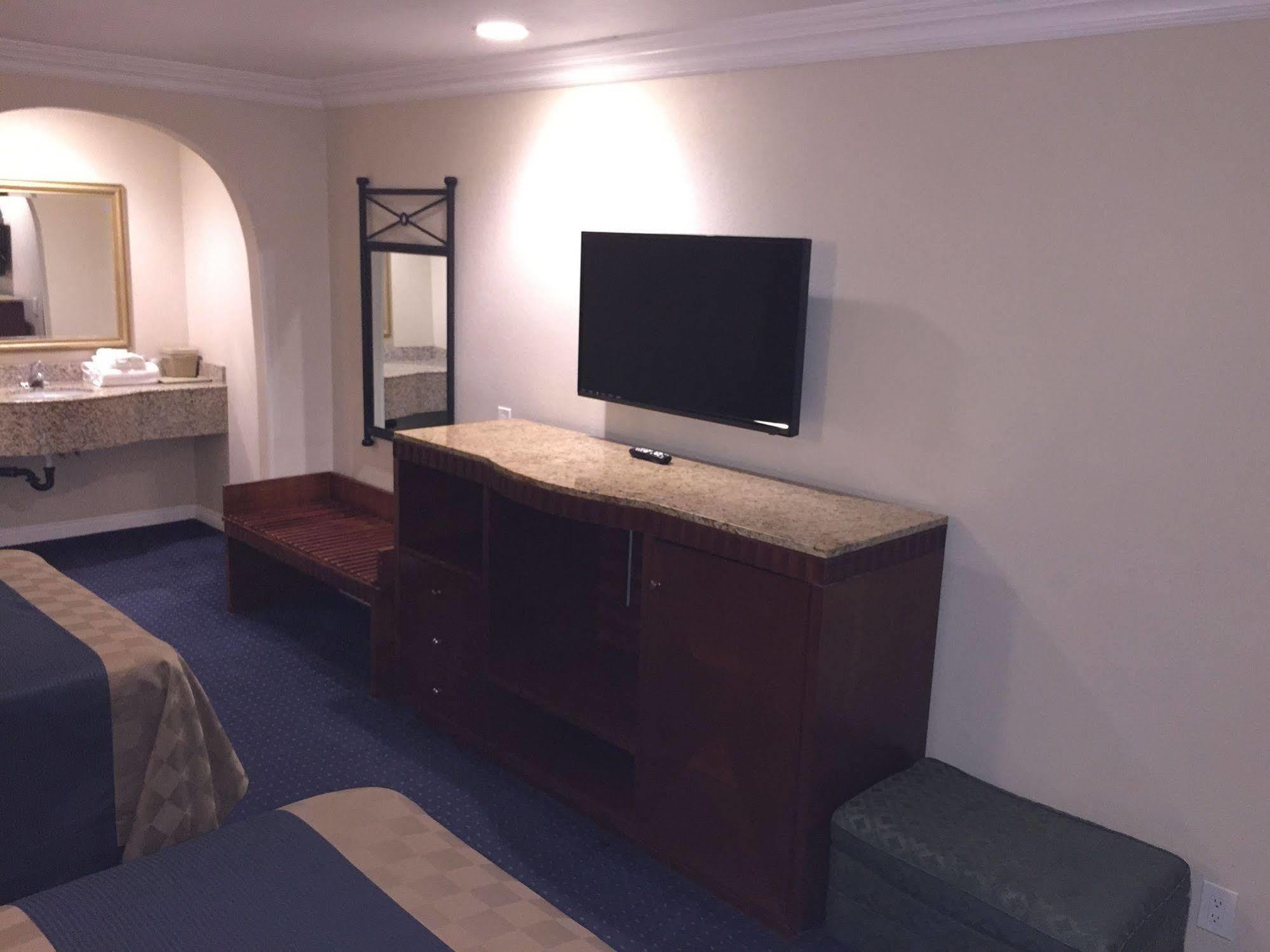 Walnut Inn & Suites ウェストコビーナ エクステリア 写真
