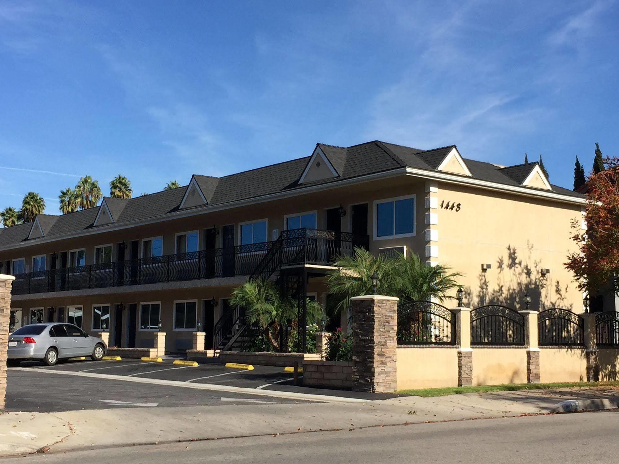 Walnut Inn & Suites ウェストコビーナ エクステリア 写真